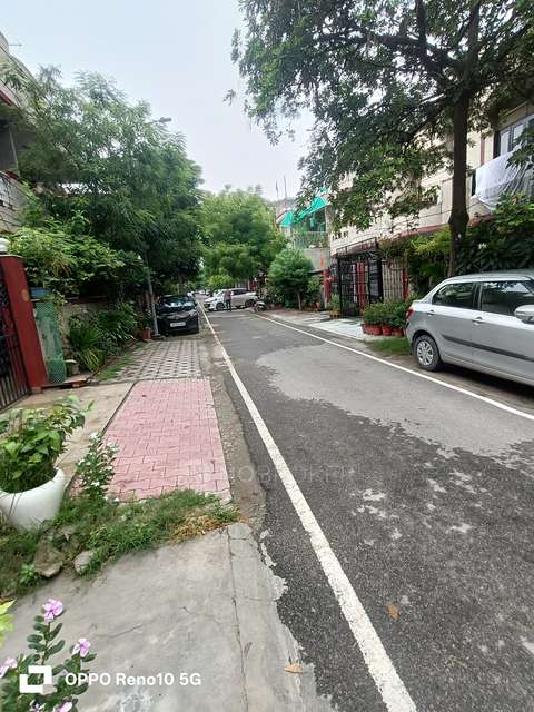 2 BHK Flat In Rajat Vihar for Rent  In Sector 62