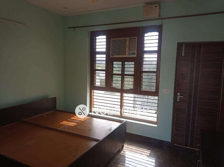 PG for Boys in Sector 52