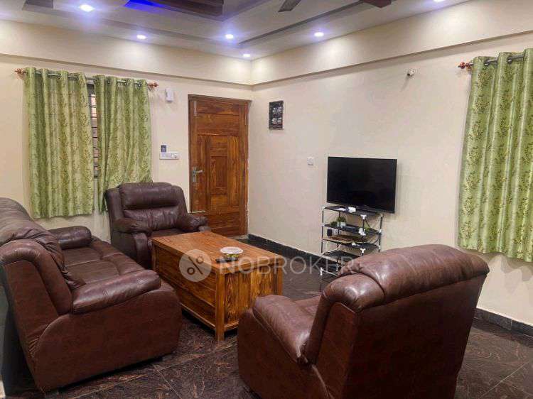 Single Room for Female In 2 BHK  In Chaurasia Pride In Panathur