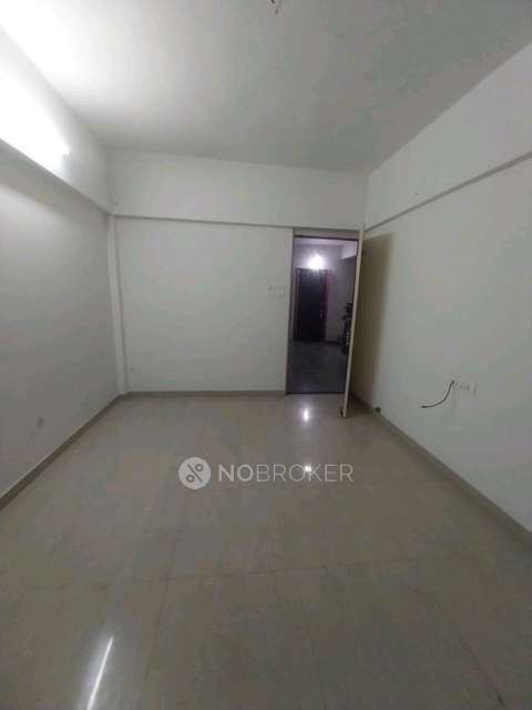 Shared Room for Female In 1 BHK  In Kudke Heights In Gondhalenagar, Satavwadi, Hadapsar