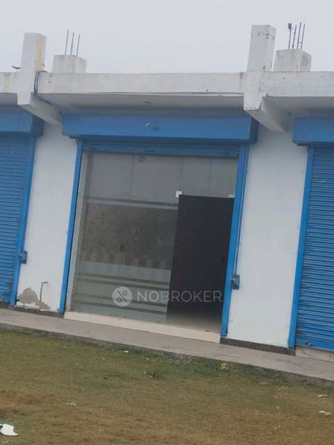 Shop in Babupur Village, Gurgaon for Rent 