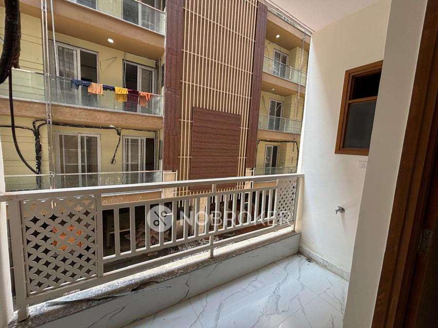 2 BHK Flat In Sector 107 Suman Enclave For Sale  In Sector 107