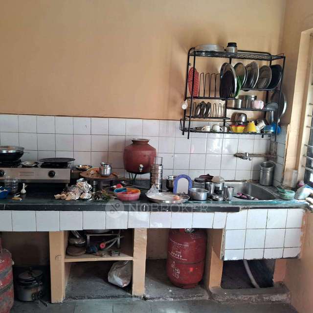 1 BHK Flat In Kaustubh Apartments , Bajirao Road for Rent  In Shukrawar Peth