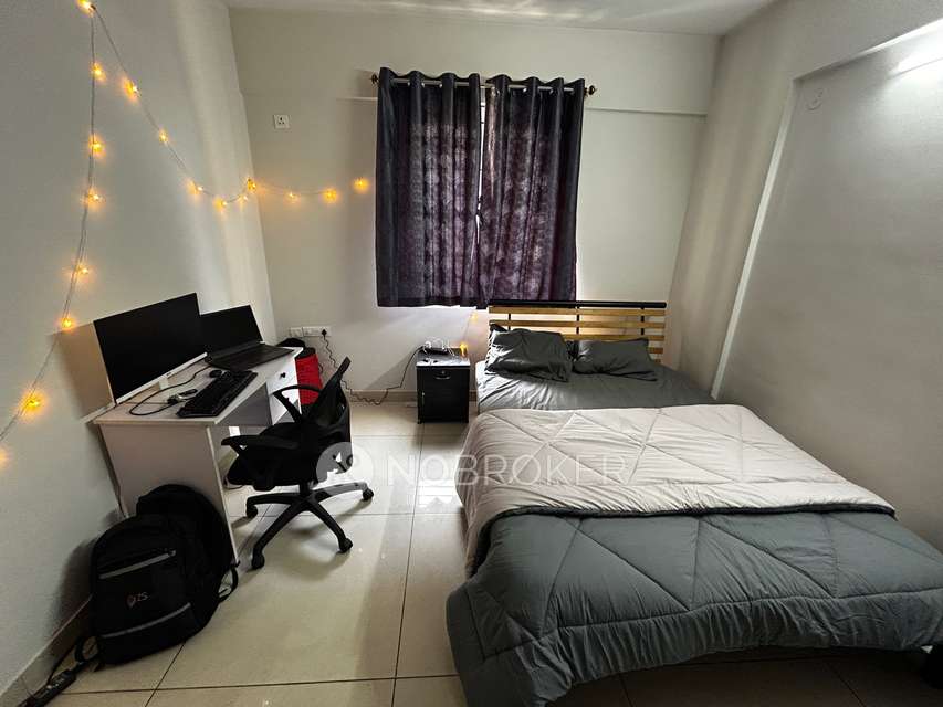Single Room for Male In 3 BHK  In Rr Signature In Rk Hegde Nagar