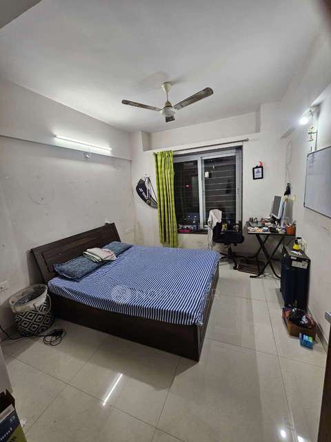 Single Room for Male In 3 BHK  In Vaastu Viva In Wakad