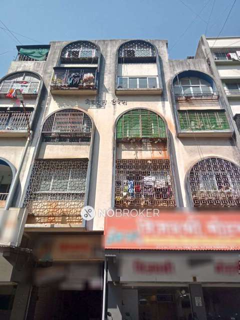 1 RK Flat In Trimurti Building for Rent  In Somwar Peth