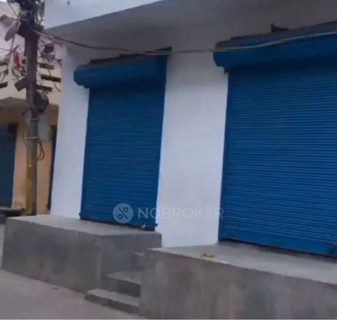 Shop in Ch Rambir Singh Market , Delhi for Rent 