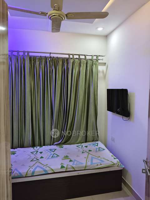 3 BHK Flat In Amanora Victory Towers for Rent  In Amanora Victory Towers - Sainik City.