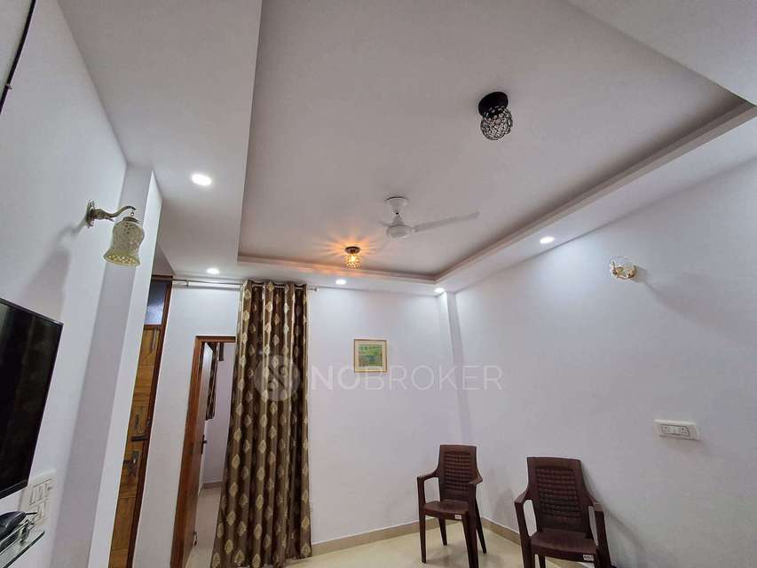 2 BHK Flat for Rent  In Chirag Dilli