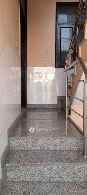 1 BHK Flat In Standalone Building  For Sale  In Pandav Nagar,