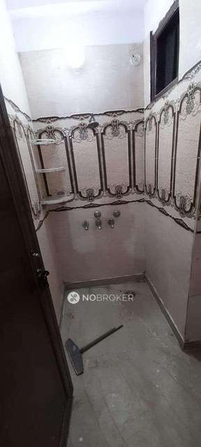 1 BHK Flat In Standalone Building  For Sale  In Pandav Nagar,