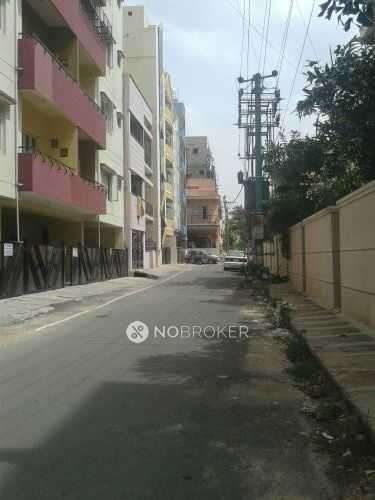 1 BHK Flat In Farook Manzil for Rent  In Smd Altezz