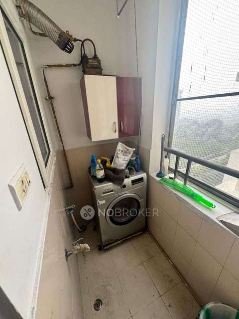 3 BHK Flat In Rainbow Vistas For Sale  In Hitec City