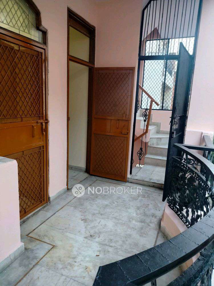 2 BHK Flat In Apartment for Rent  In Vikaspuri