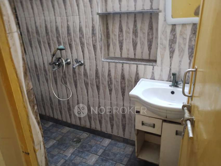 2 BHK Flat In Himgiri Apartments For Sale  In  Sector 34