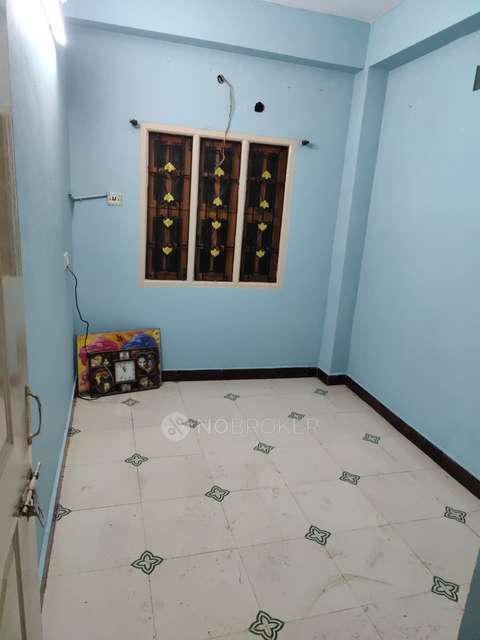 2 BHK Flat For Sale  In Mosque Street