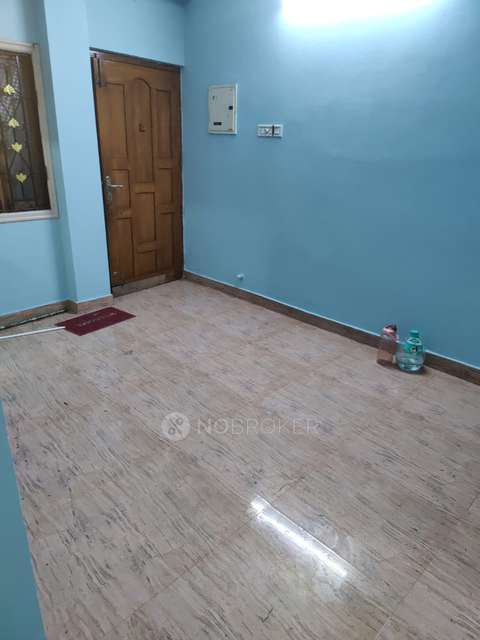 2 BHK Flat For Sale  In Mosque Street