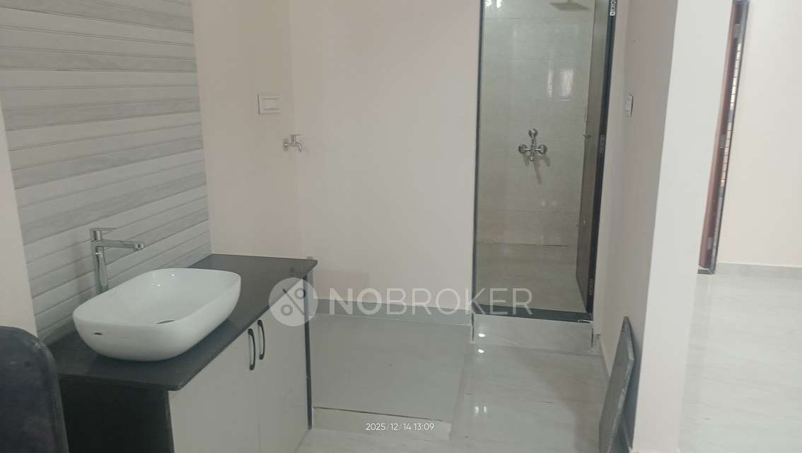 2 BHK Flat In Gulmohar Sky Park for Rent  In Palm Atlantis 