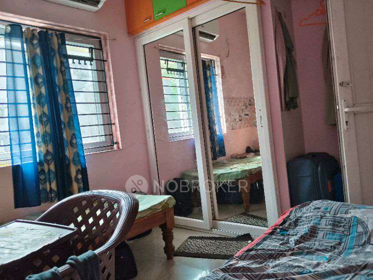 Single Room for Male In 3 BHK  In Veda Illam In Adyar 