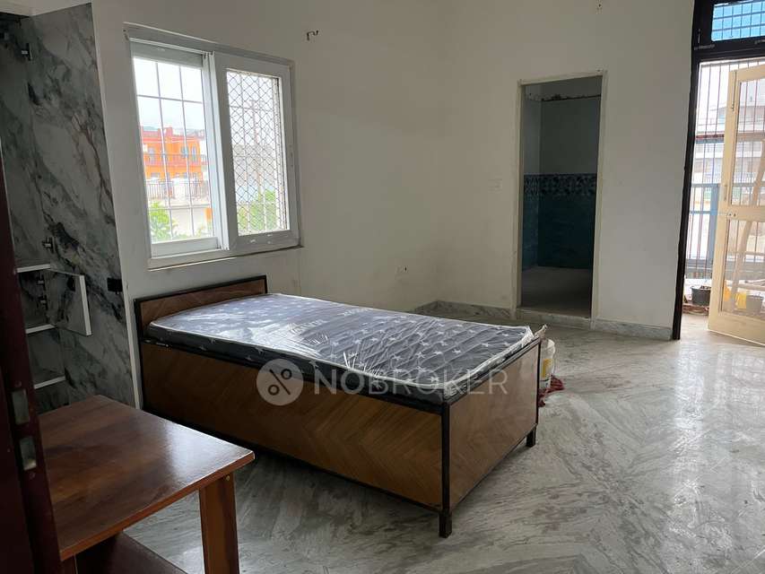 PG for Boys in Sector 12 Park Greater Noida West