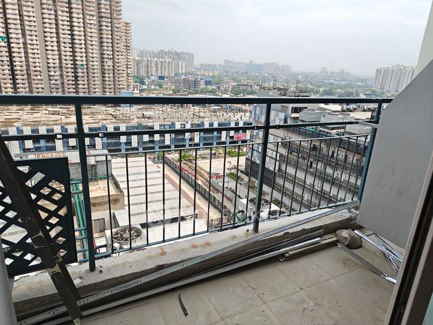 Office Space in Gaur City Center, Noida for sale 