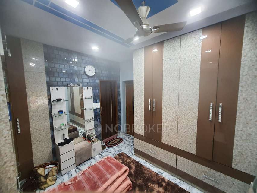 2 BHK Flat In Neelkanth Apartment, Sector 13, Sector 13 For Sale  In Rohini