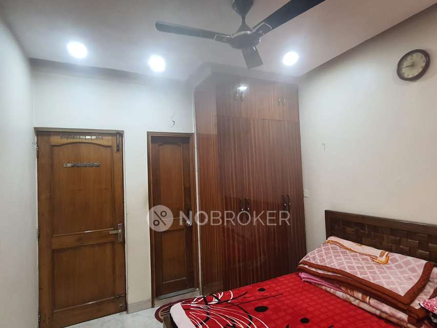 2 BHK Flat In Neelkanth Apartment, Sector 13, Sector 13 For Sale  In Rohini