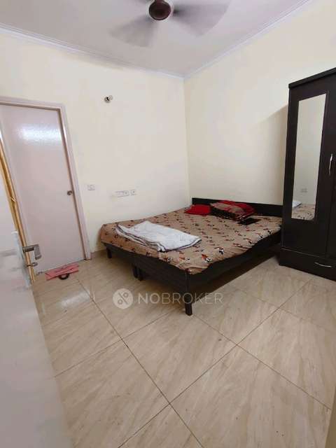 Single Room for Male In 3 BHK  In Gaur City 2 In Noida Extention