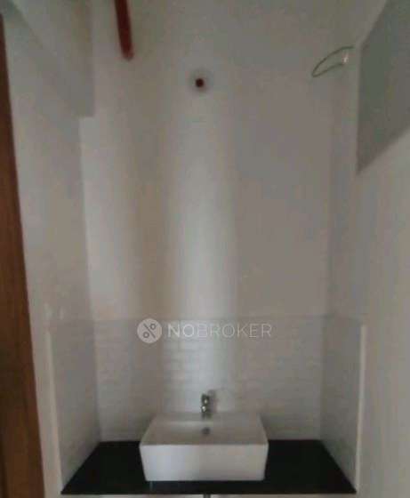 2 BHK Flat In Majestique Towers for Rent  In Kharadi