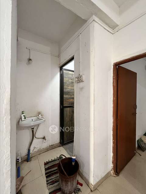 Shared Room for Female In 1 BHK  In Hadapsar