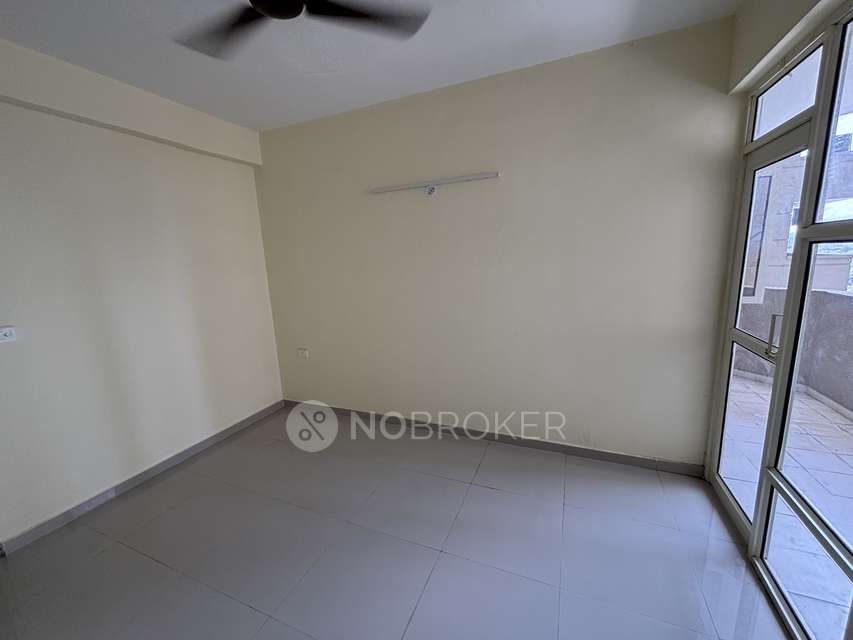 2 BHK Flat In Pyramid Pride For Sale  In Sector 76