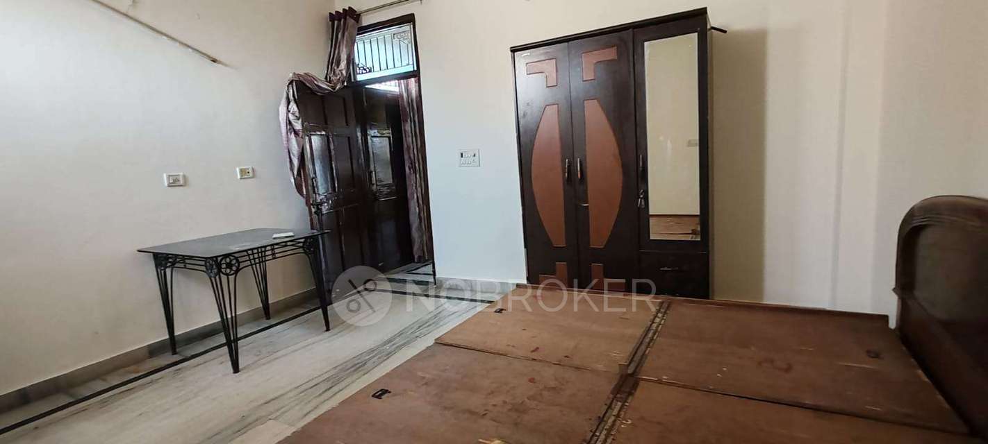 1 BHK House for Rent  In Sector 37