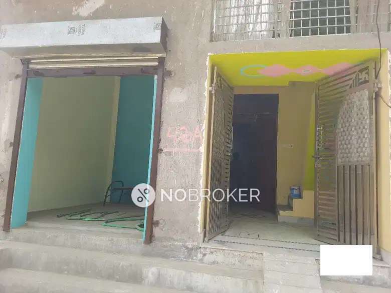 Shop in  Roza Jalalpur Village, Greater Noida for Rent 