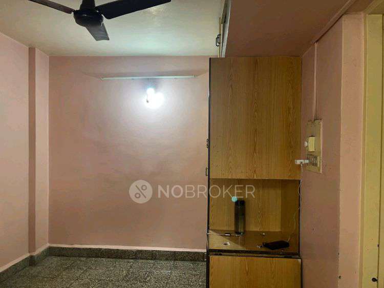 Shared Room for Female In 1 BHK  In We Have A 1bhk Flat, And 2 Girls (working In It) Are Already Staying Here.
We Are Looking For One More Girl To Join Us.

? Rent: ?4,000
? Deposit: ?8,000
?? Location: Kanchan Plaza Society, Near Lokseva Hanuman Mandir, Gadital, Hadapsar
 In Gw3j+p4p, Bhosale Garden Rd, Aru Nagar, Triveni Nagar, Hadapsar, Pune, Maharashtra 411028, India