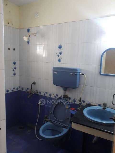 2 BHK Flat In Sai Bharath Apartment For Sale  In Thoraipakkam