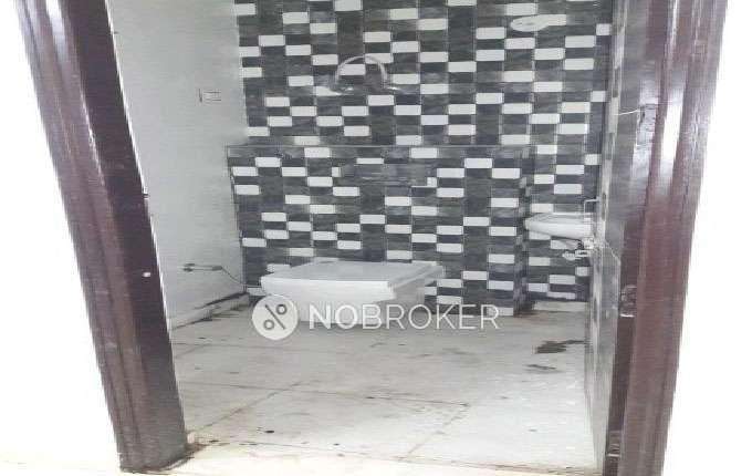 2 BHK Flat In B & Ta Block For Sale  In Bindapur