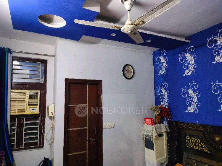 3 BHK Flat In Bharat Apartment for Rent  In  Madhu Vihar