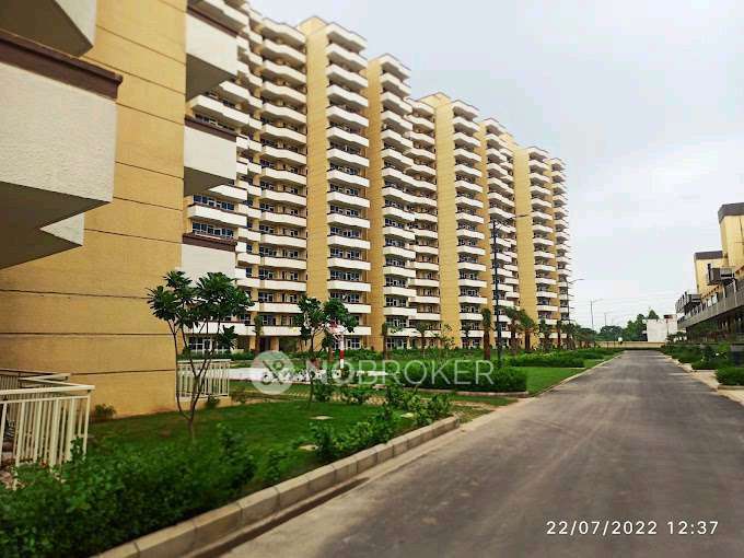 Shared Room for Female In 2 BHK  In Pyramid Urban 67a In  Sector 67a, Gurgaon 