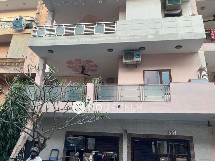 Single Room for Female In 3 BHK  In P626, Block P, Mangolpuri, New Delhi, Delhi, 110083, India
