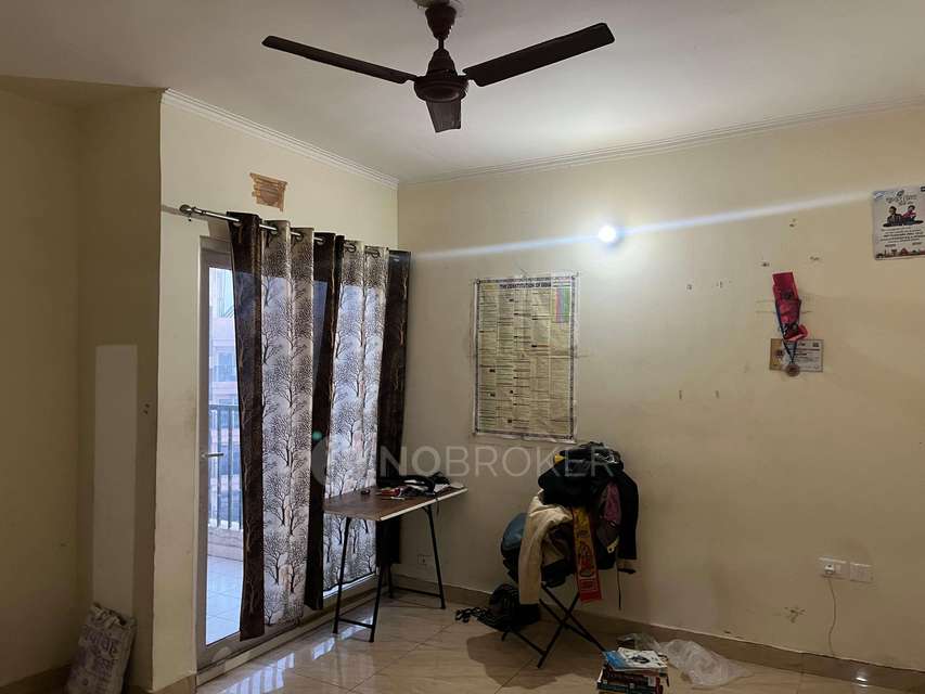 Single Room for Male In 3 BHK  In 16th Parkview Independent Floors  In Yamuna Expressway