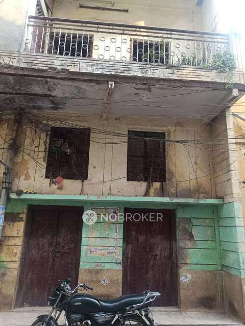2 BHK House for Rent  In Sadar Bazaar