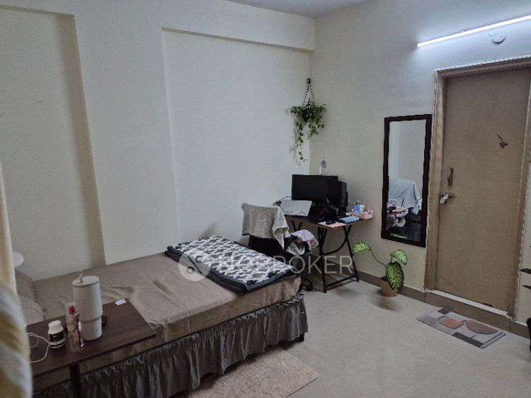 Single Room for Female In 3 BHK  In B M Homes In Thubarahalli