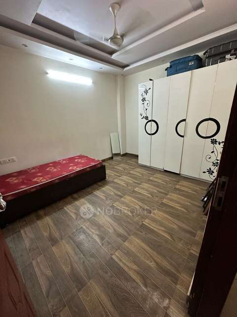 Single Room for Female In 3 BHK  In Vijay Nagar Single Storey In Hudson Lane, Gtb Nagar