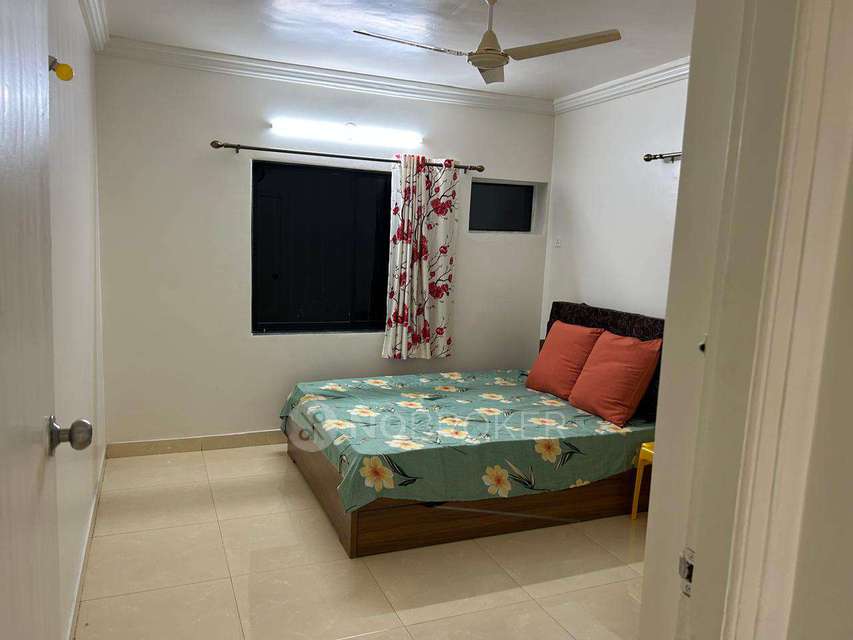 3 BHK Flat In Silver Dale Co Op Hsg Socy Bt Kawade Road for Rent  In Bt Kawade Bus Stop