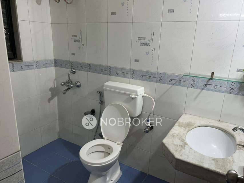 3 BHK Flat In Silver Dale Co Op Hsg Socy Bt Kawade Road for Rent  In Bt Kawade Bus Stop