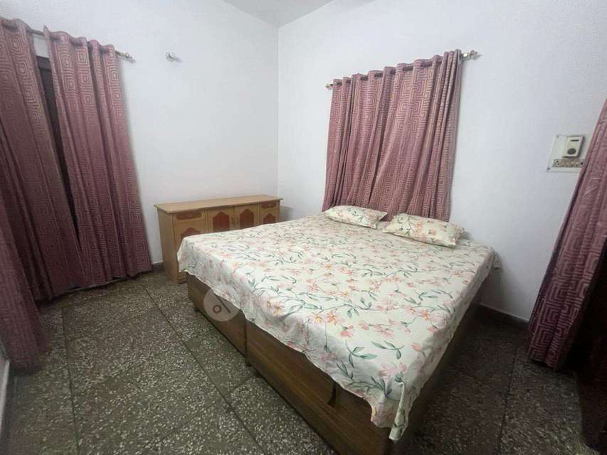 1 BHK House for Rent  In Krishna Nagar,