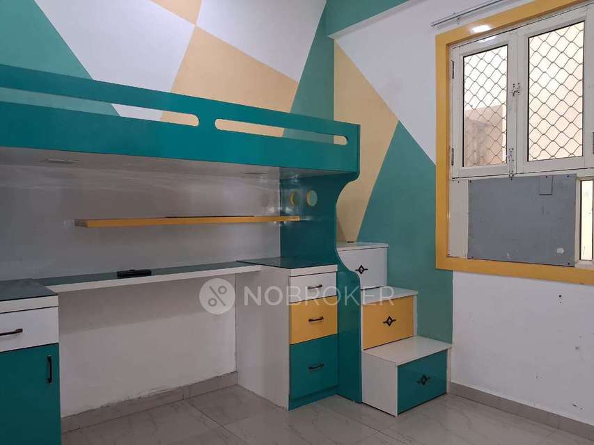 2 BHK Flat In Mahagun Mantraa 2 for Rent  In Sector 10