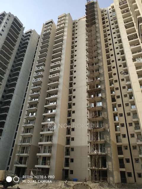 Single Room for Male In 2 BHK  In Ajnara Integrity In Raj Nagar Extension