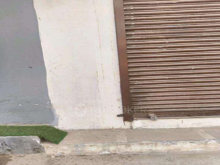 Shop in Laxman Vihar, Gurgaon for Rent 