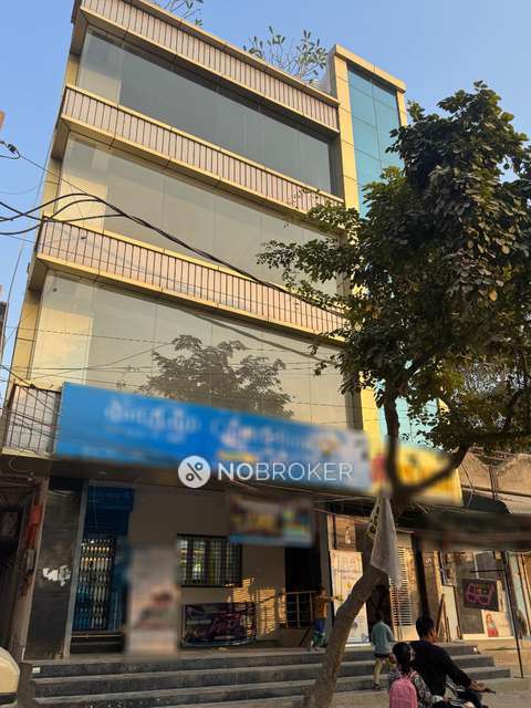 Godown/Warehouse in Mukharjee Nagar, Delhi for sale 